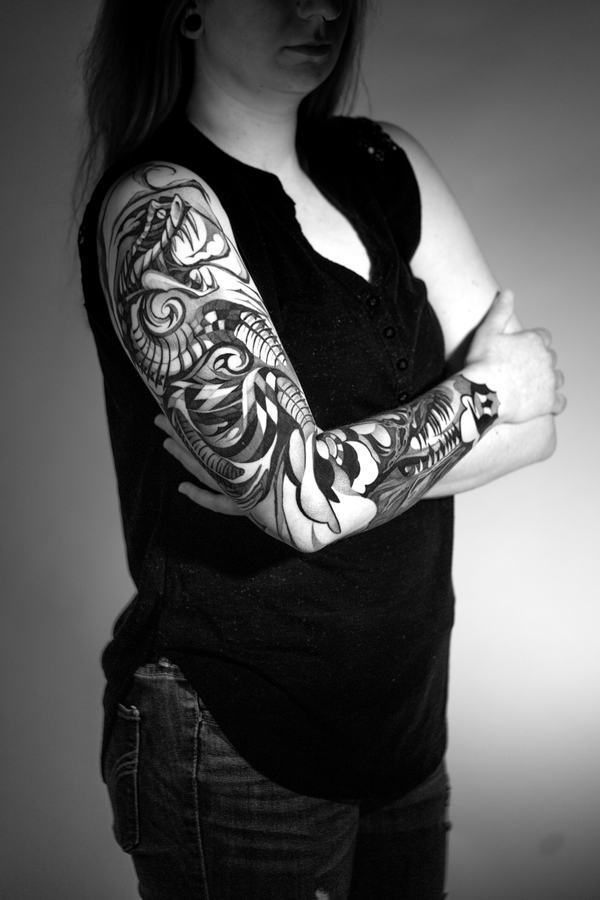 Ornamentales Sleeve in Schwarz und Grau